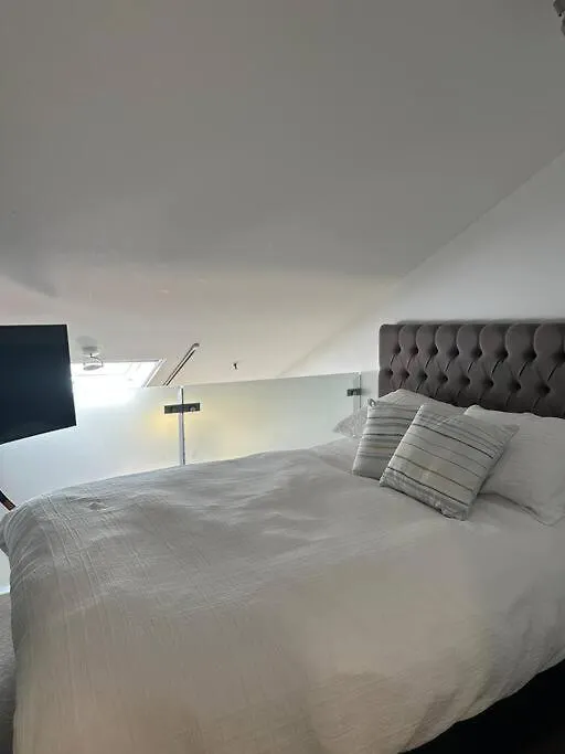 Boxwood Ixl Lux Hobart Waterfront Apartment