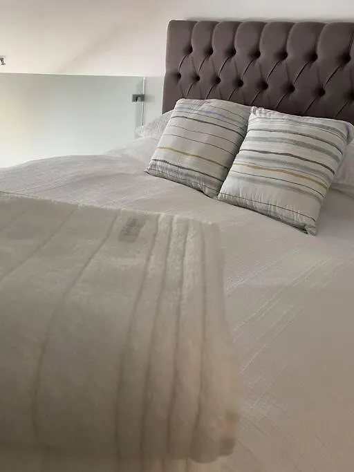 Boxwood Ixl Lux Hobart Waterfront Apartment